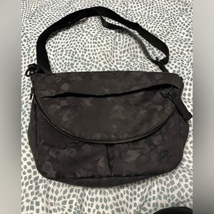 Lululemon All Night Festival Bag Black Camo Print Cross Body 5L On The Move
